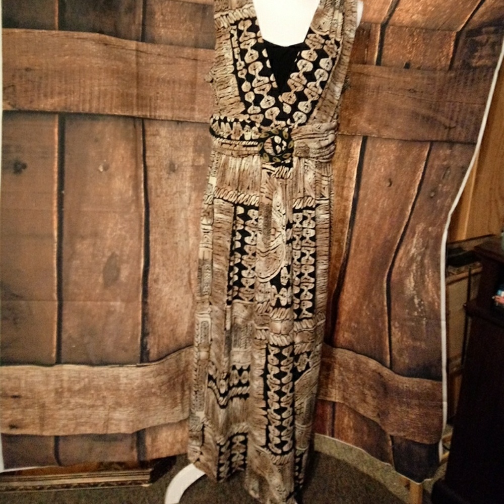 NWOT MAXI PLUS SZ 18 BEAUTIFUL DRESS